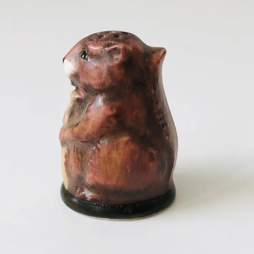 Franklin Mint Porcelain Beaver Thimble Friends of the the Forest Series Vtg 80s‎